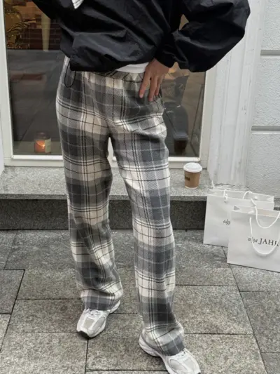 spodnie bruce olgajahr kremowo szara krata 04